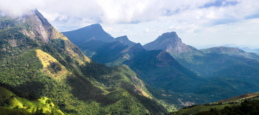 La cha&icirc;ne de montagne des Knuckles Range au Sri Lanka