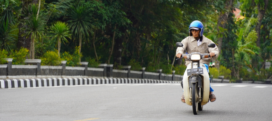 Conduire un scooter: sécurité en Thaïlande