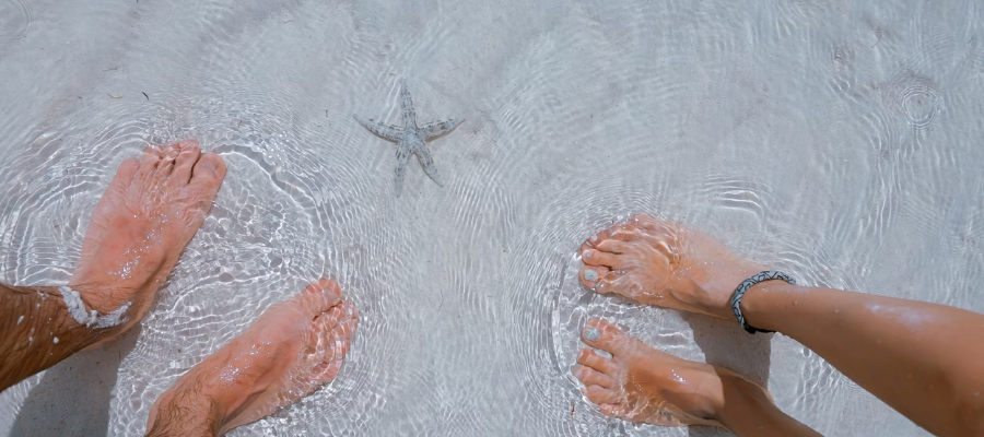 Les pieds dans l'eau est un bon moyen de se raffraichir 